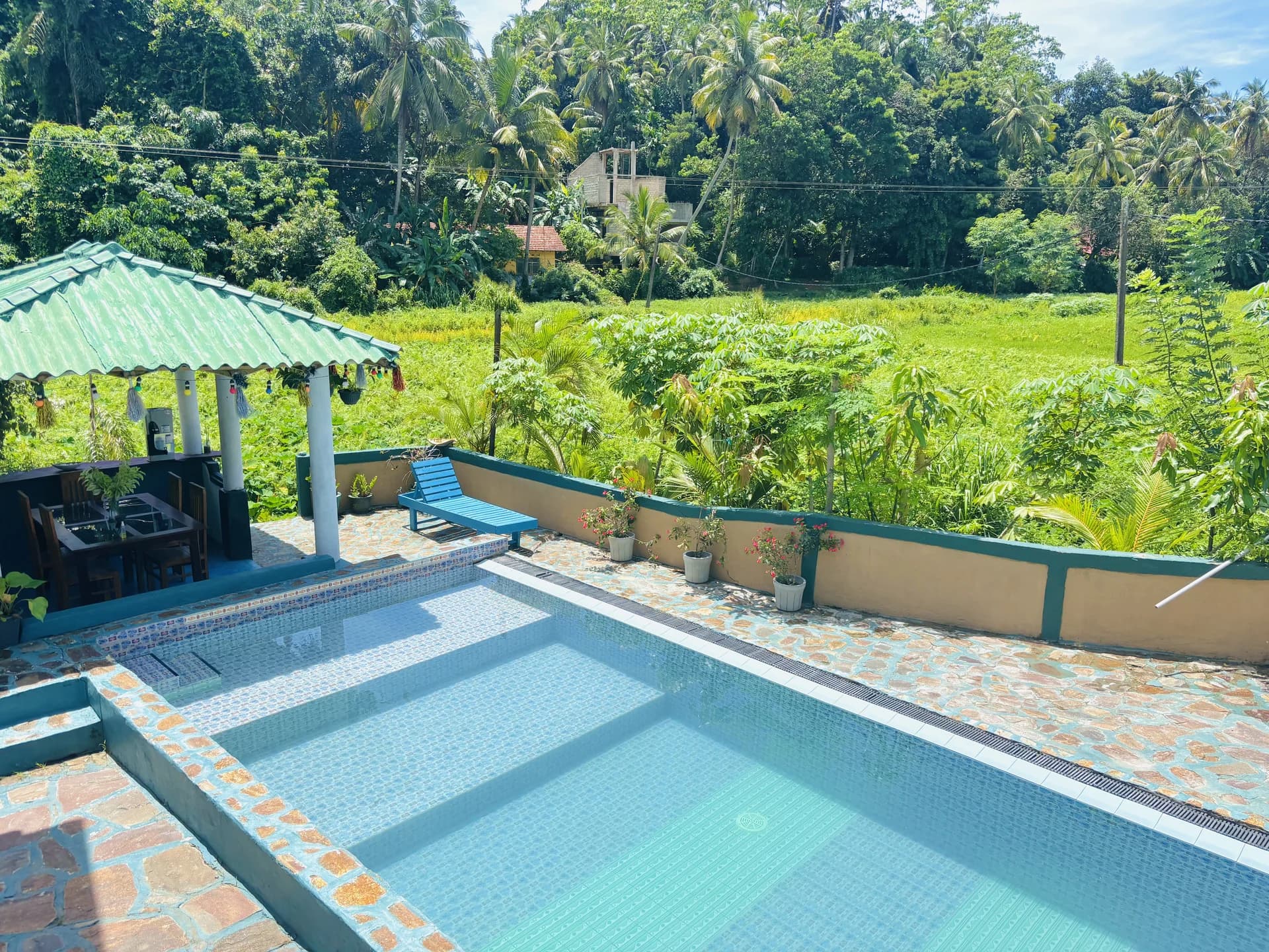 Poolside Dining & Garden BBQ