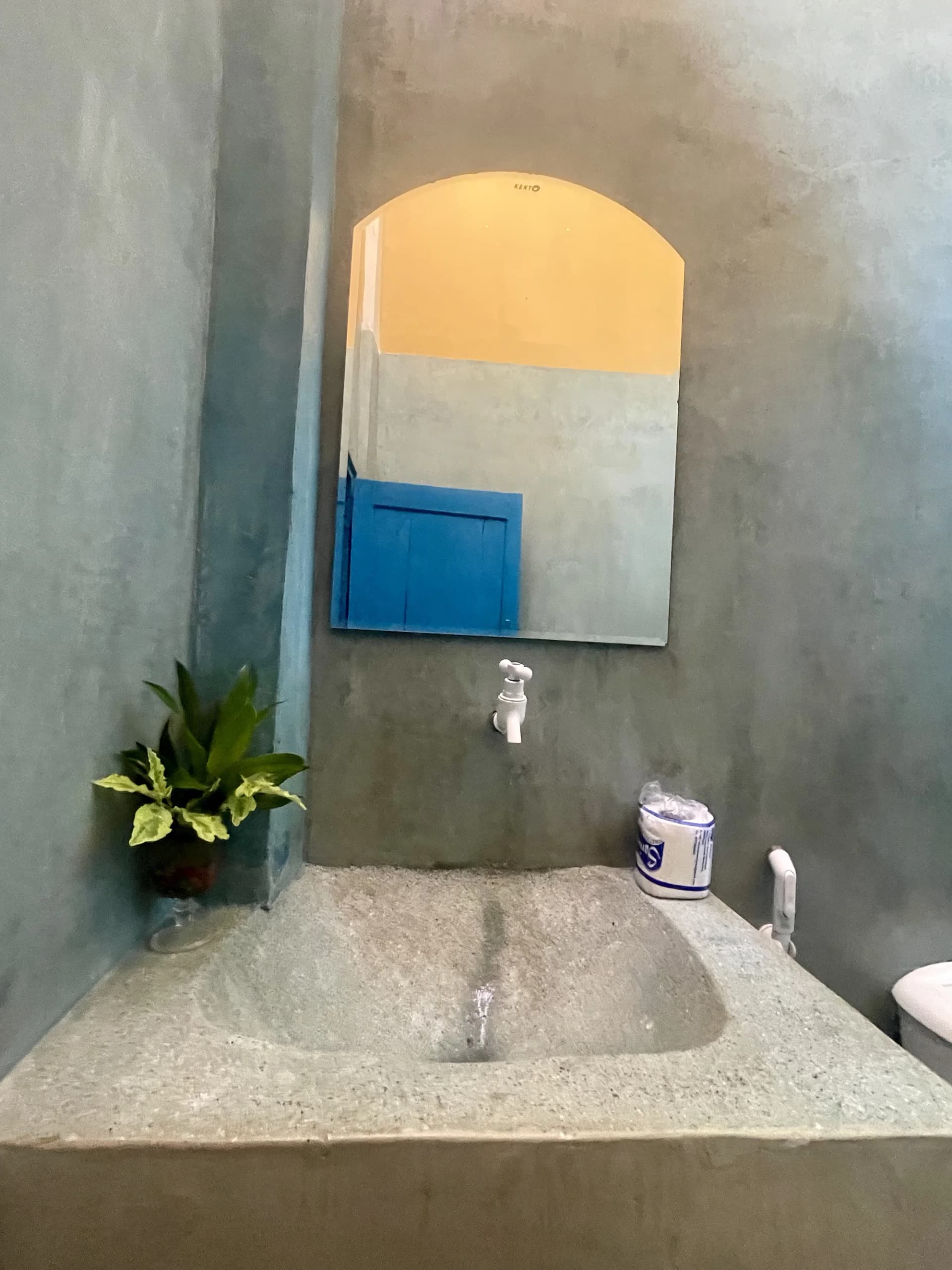 Apartment 2 attached shower room with hot water
