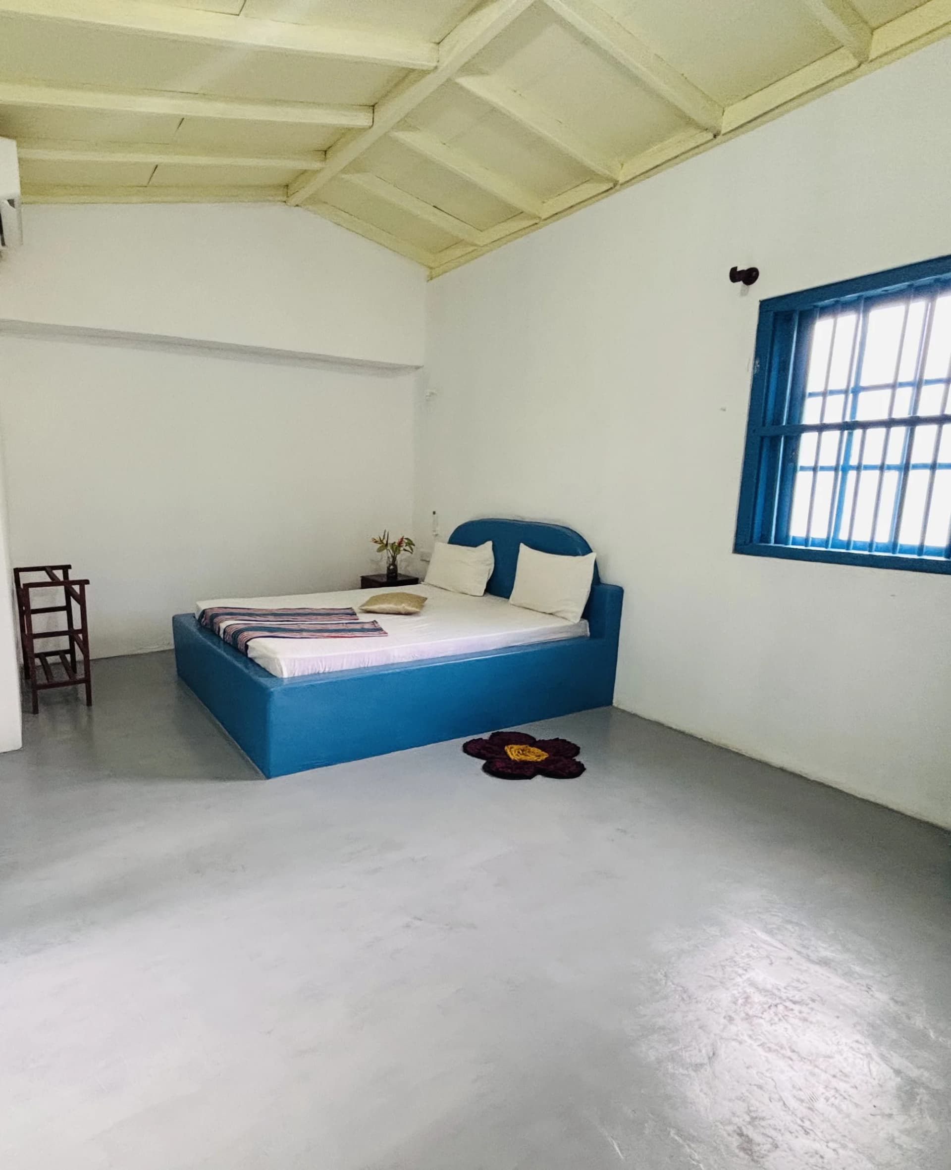 Room 2 spacious interior layout